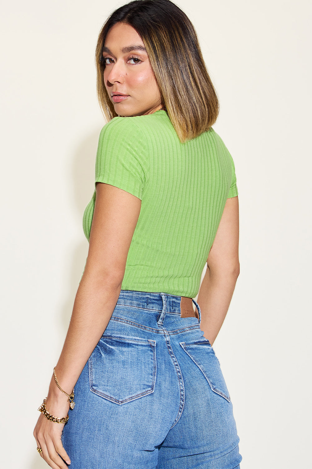 Basic Bae Full Size Ribbed Round Neck Short Sleeve T-Shirt-Bella Boutique Collective